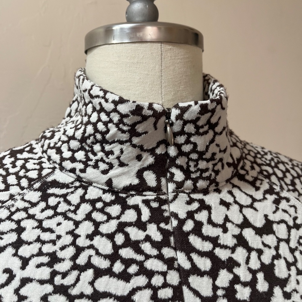 Lucy 1/2 zip animal print jersey pullover - Picture 4 of 8
